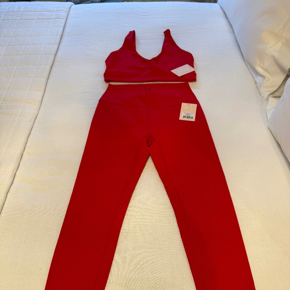 Brand New Wilo The Label Ribbed 7/8 Leggings & Sport Bra Set - Size Medium - Picture 2 of 8